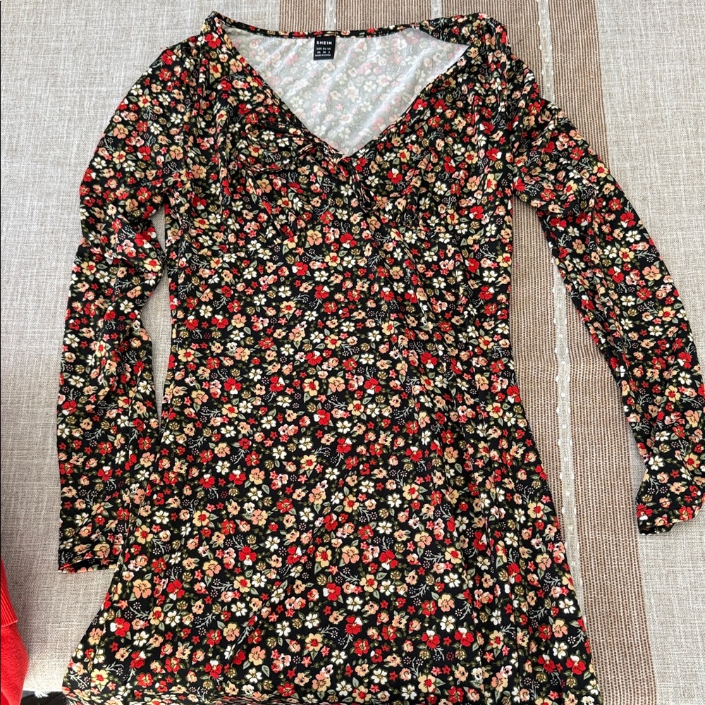SHEIN Black Floral Long Sleeve Dress